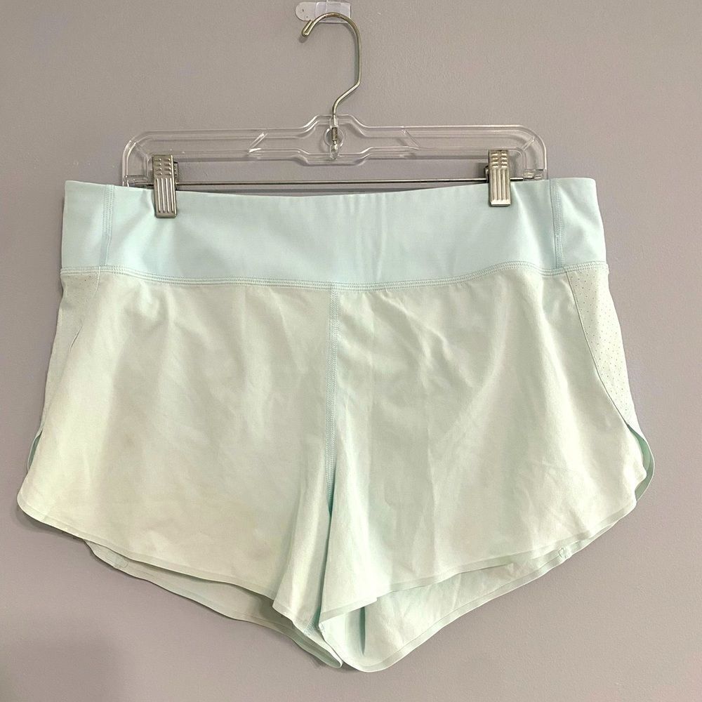 Athleta Run With IT 3.5” Shot Women Size L